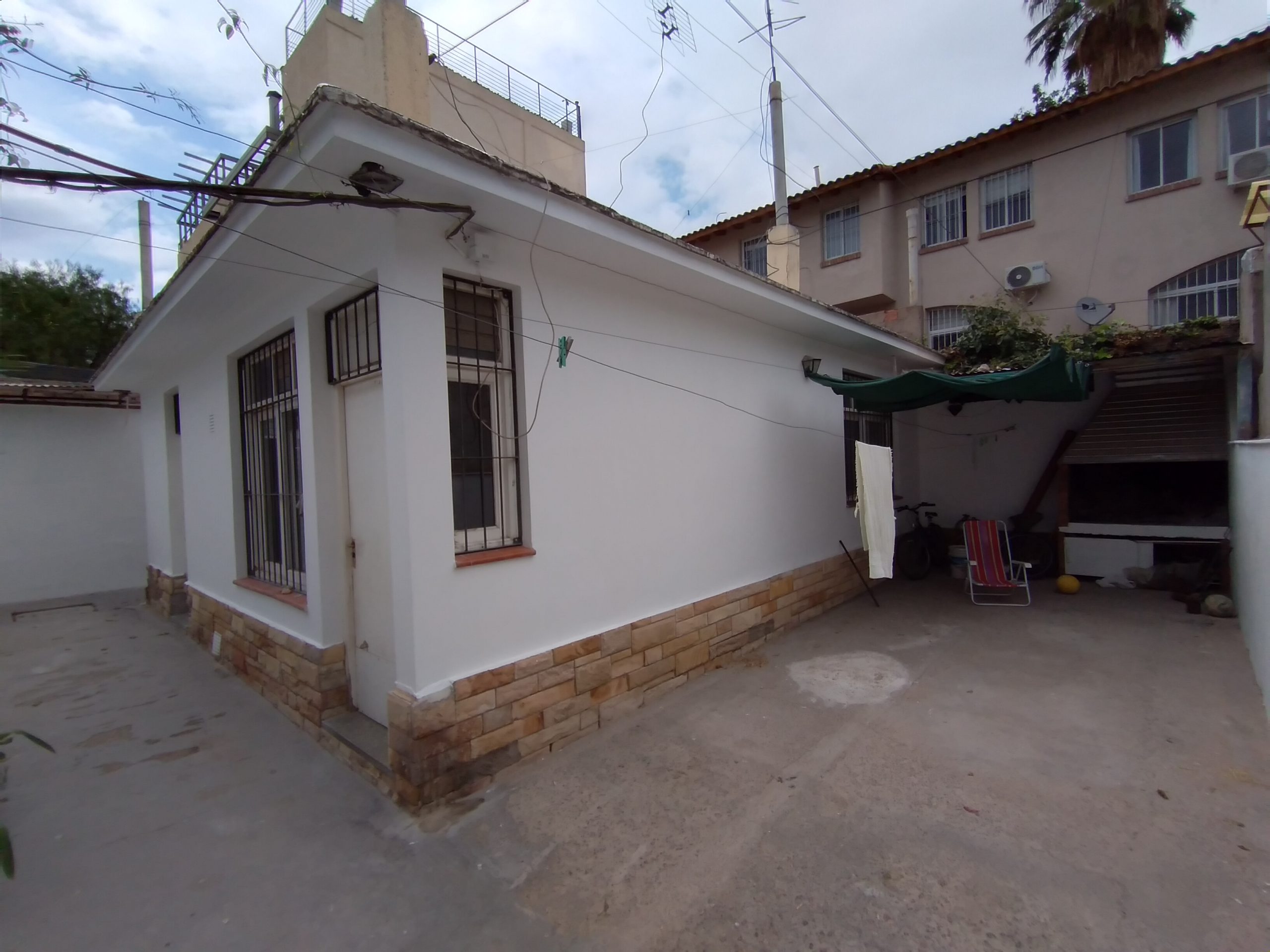 Casa Del Valle Iberlucea y Tucumán, Godoy Cruz – 2 Habitaciones.-